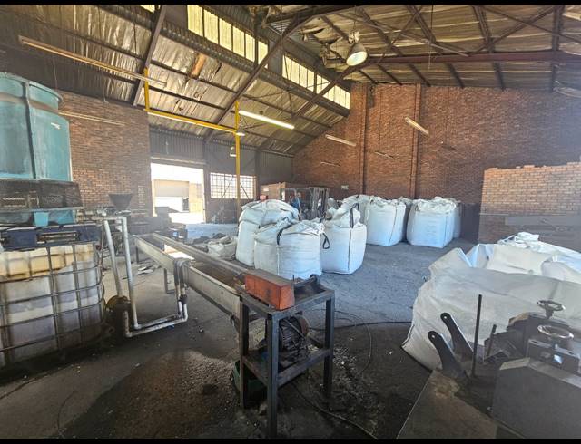 330M² WAREHOUSE FOR SALE IN BENONI SOUTH